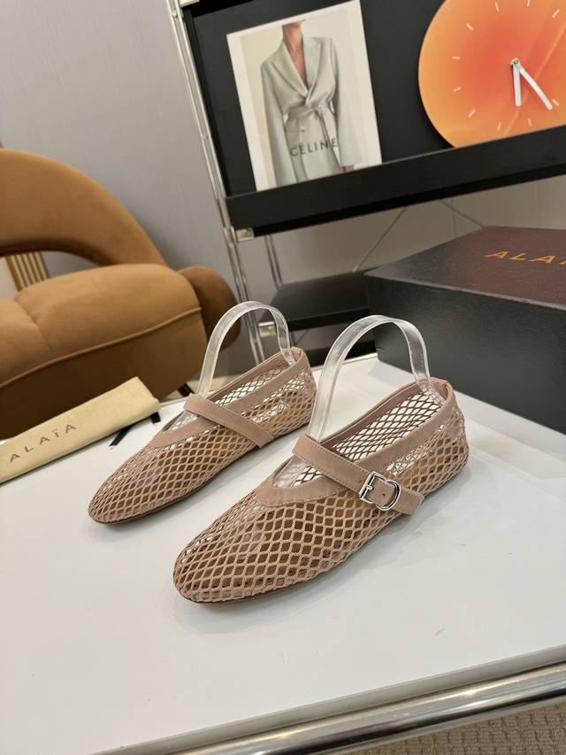 Price: Brand: Alaia 24S New Retro Buckle Mary Jane Ballet Shoes Catwalk Style Fl