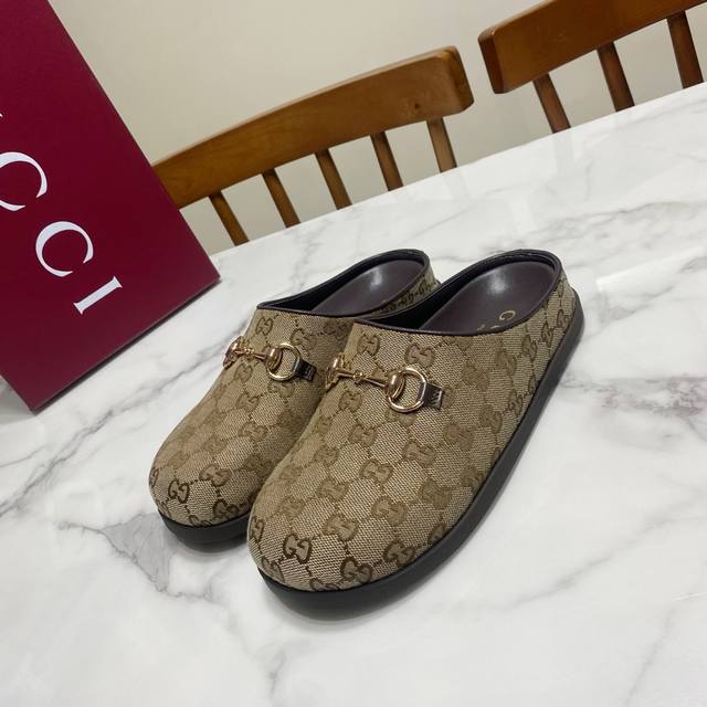 Gucci closed-toe mules, simple and elegant, comfortable to the foot. The upper i