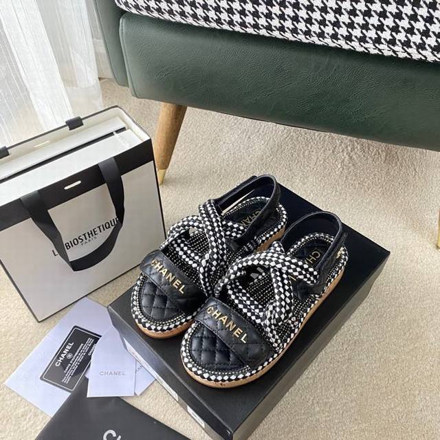 Factory Price: P, this is an absolute hit! Coco Chanel always said, "Shoes are t