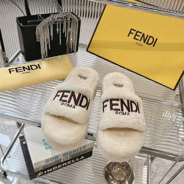 New Fendi furry slippers, original genuine counter replicas are here! Today I wa