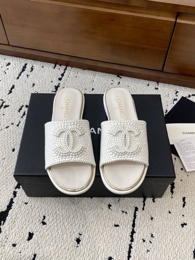 Chane* | Chanel 25P Spring/Summer new arrival, Double C Diamond Logo slippers. F