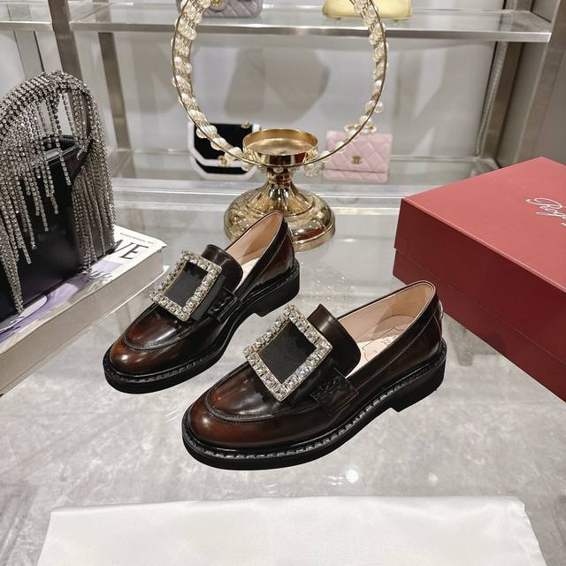 lacquer brass buckle, inner cowhide leather welt, original high-temperature resi