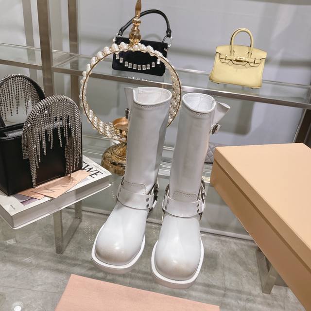 Factory Miu Miu 25 Autumn/Winter New Limited Edition High Boots. Miu series glob