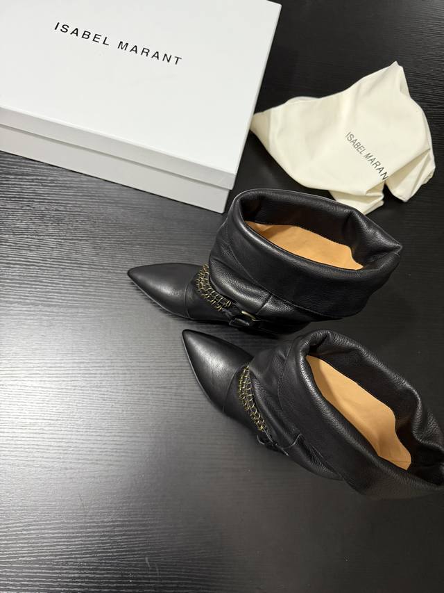 Isabel Maran* new fall/winter boots with pleated lining and metal chain buckle,