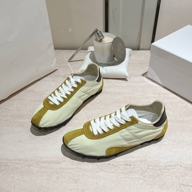 Continuing the brand's distinctive deconstructionist aesthetic, Maison Margiela'