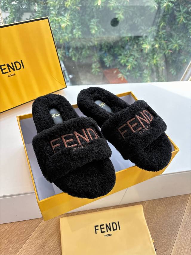 G021 top version Fendi wool slippers are the main series of the show, new produc