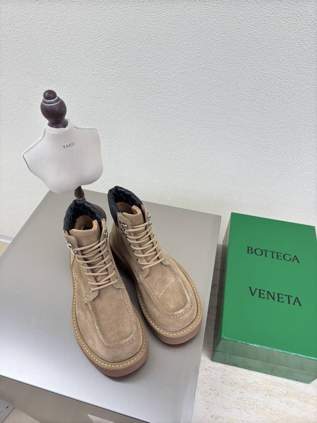 Bottega Venet* Women's Astaire Ankle Boots. Original, one-to-one, consistent har