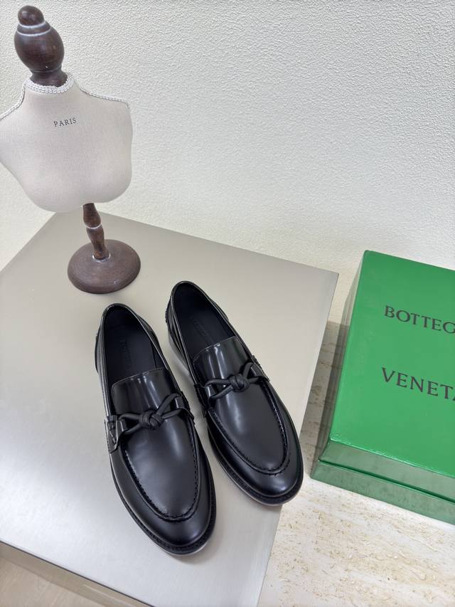 Bottega Venet* genuine leather knotted accessories for men and women, Astaire lo