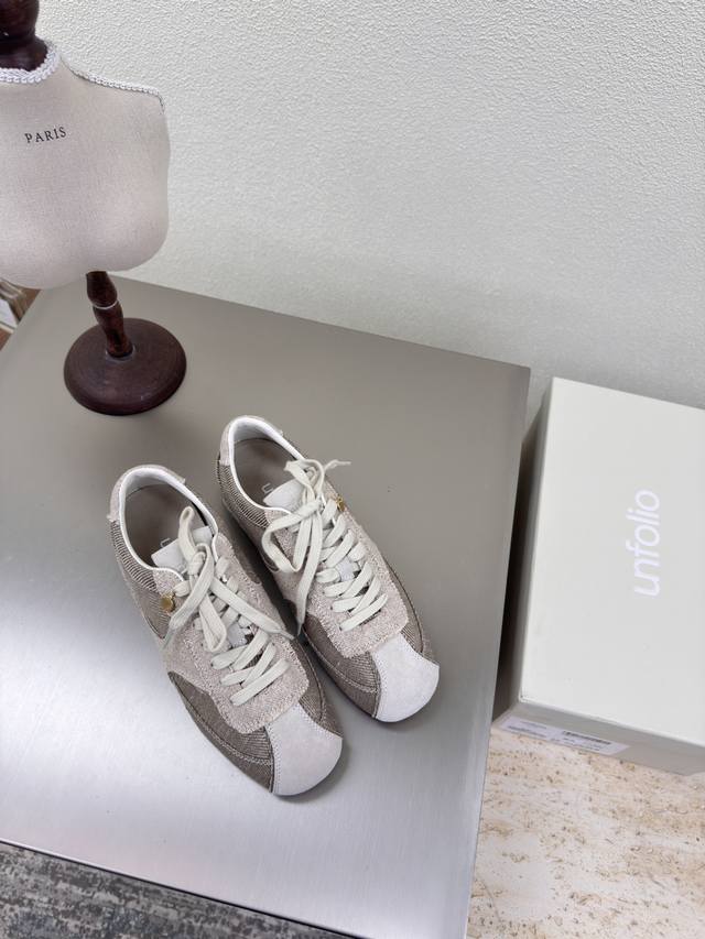 Square-toed Forrest Gump shoes. Unique boutique niche designer shoes from the 25
