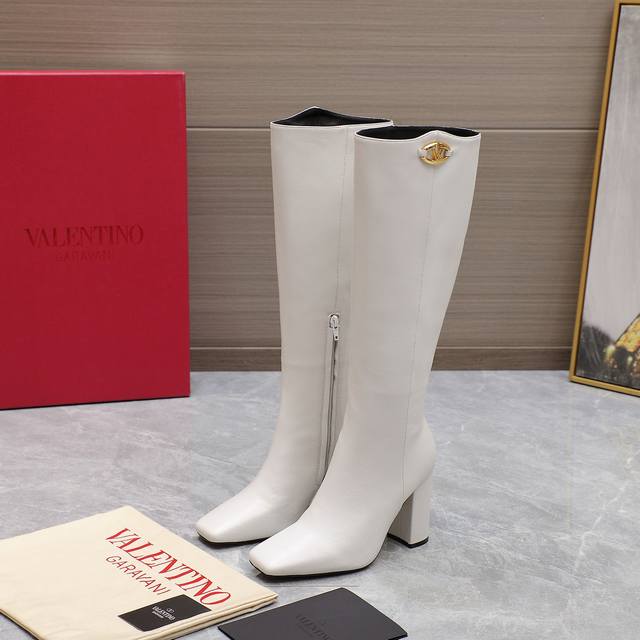 Purchasing-level 24Ss autumn and winter new Valentino Valentino square toe V buc