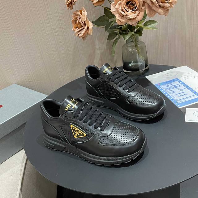 New and versatile cowhide upper, sizes 35-40. Prada. The upgraded version of the