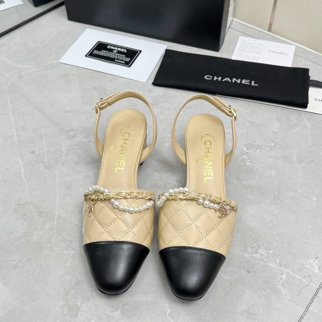 Chanel 25Ss new block-heeled sandals. Featuring classic Chanel diamond-patterned