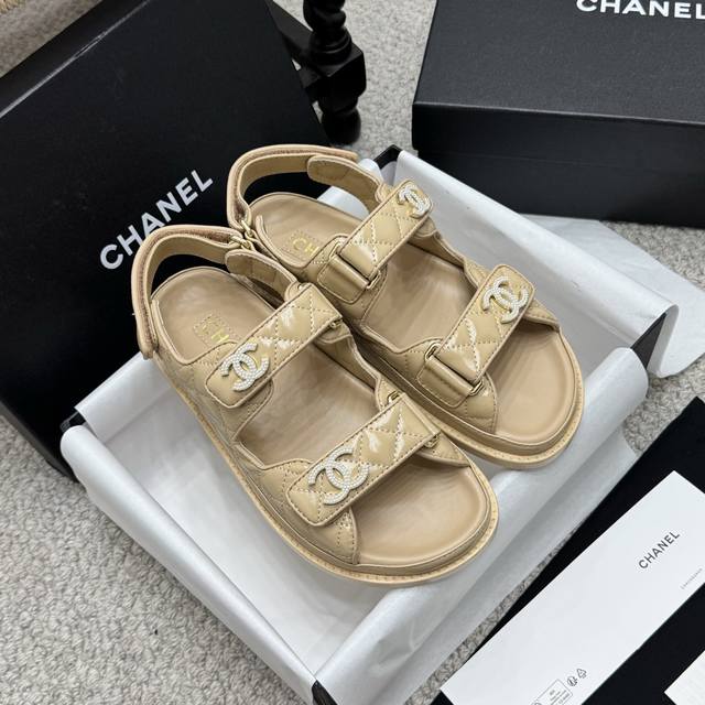 Classic* 25C Spring/Summer classic slippers! These beach shoes are a total hit o