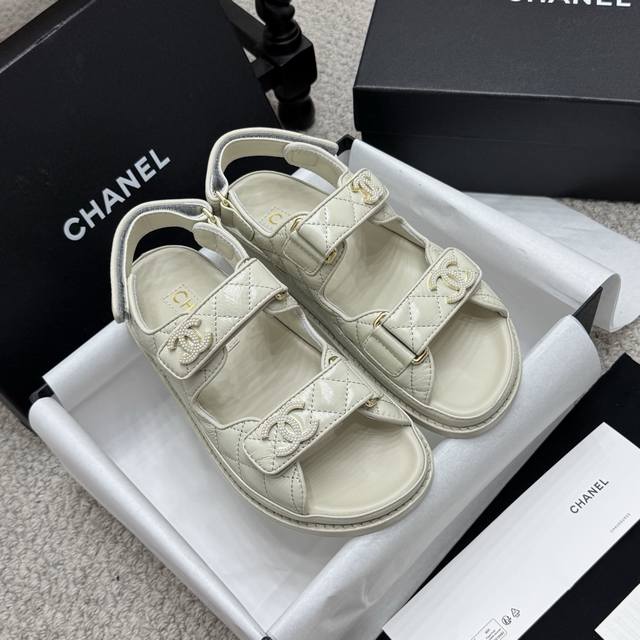 Classic* 25C Spring/Summer classic slippers! These beach shoes are a total hit o