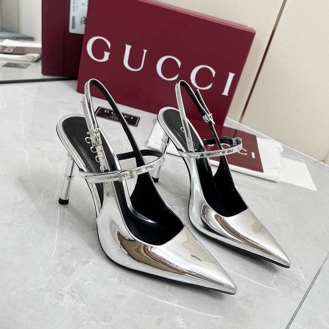 Gucci 25Ss Metal Bamboo Heel Series Sandals. Crafted from imported patent leathe