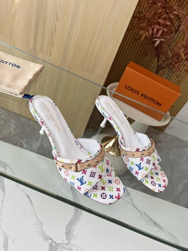 Lv35-43. Heel height 5.5cm, 35-43. Rubber sole. Genuine leather sole.
