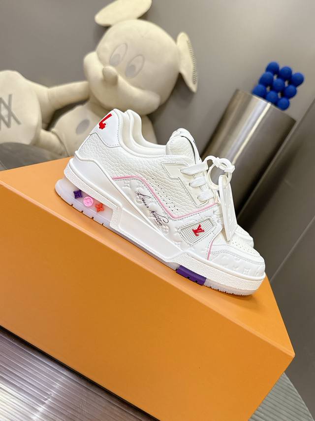 Limited Edition! Fasteners + 20 Low-top sneakers with custom-made uppers, TPU ou
