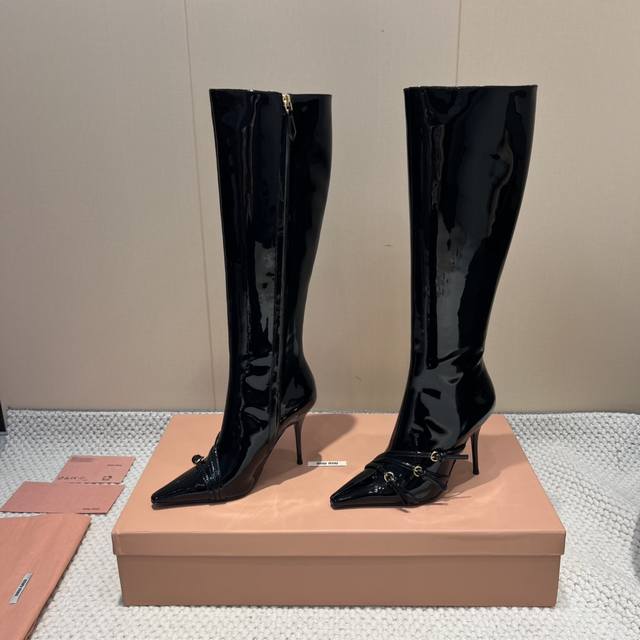 Factory: Exclusive top version Miumiu Miu Miu 2025Vs early autumn latest catwalk
