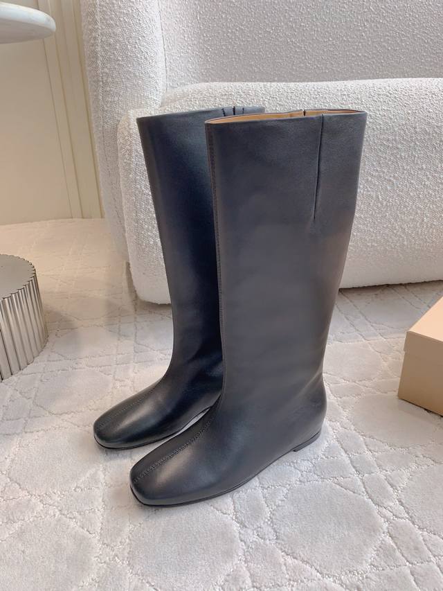 Miista's new autumn and winter knight boots, the same style worn by Ouyang Nana,
