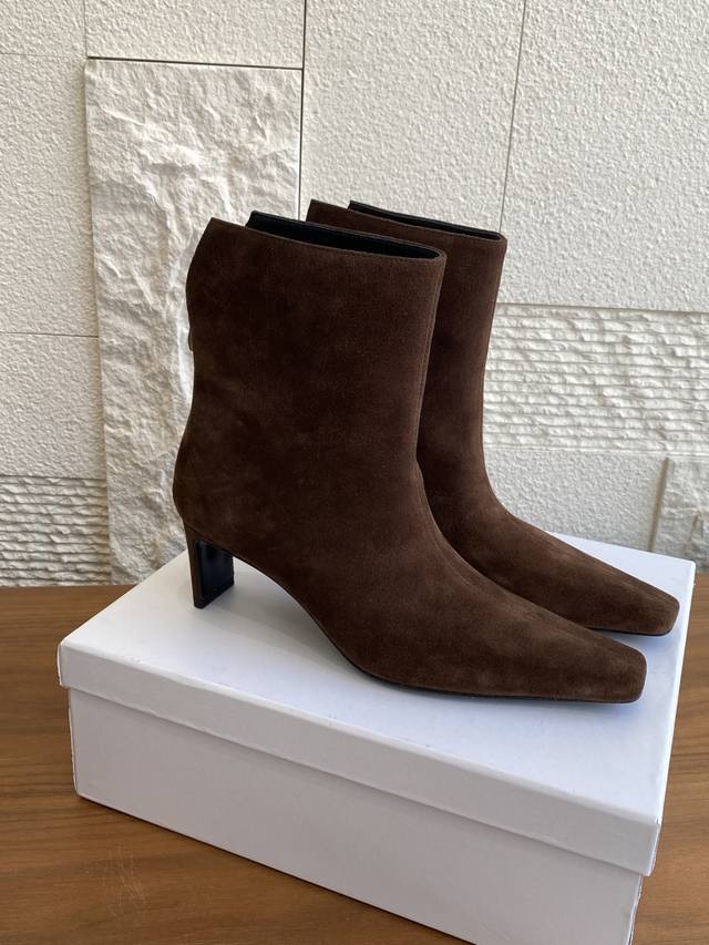 Top version: Khaite 25Ss New autumn and winter square toe high-heeled short boot