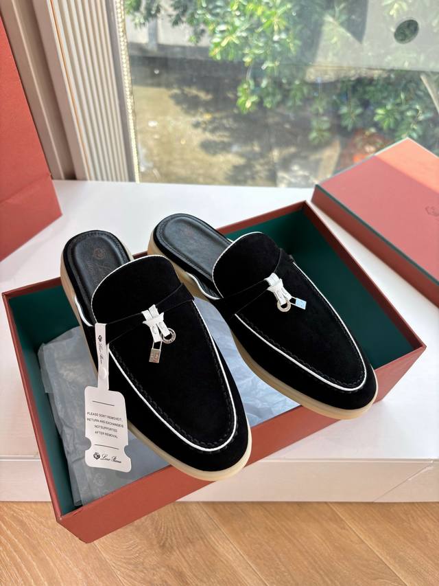 G131 What you see is what you get Loro Piana smooth loafers. Made of premium Ita