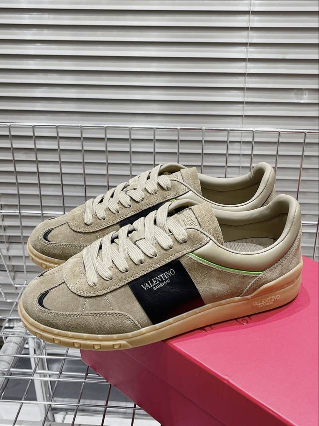 Men's +10 Couple's Top Edition Valentino 25 Upvillage Couple's Casual Sports Sho