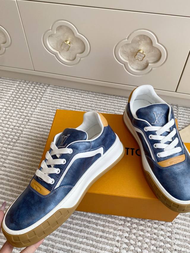 Lv Louis Vuitton 25Ss new men's sports and casual shoes. Original hollow rubber