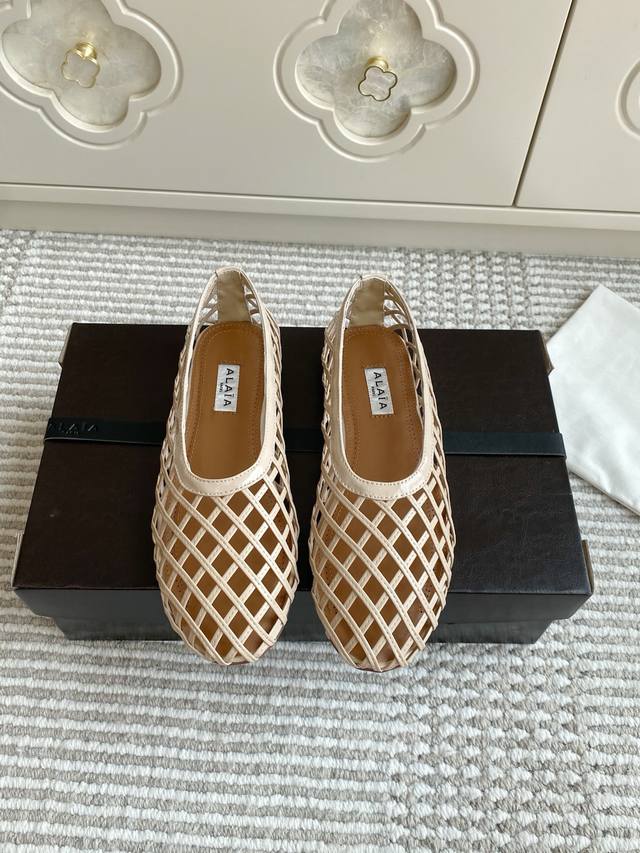 Alaia 25Ss new leather fishnet loafers. Alaia's new fishnet loafers are here! Th