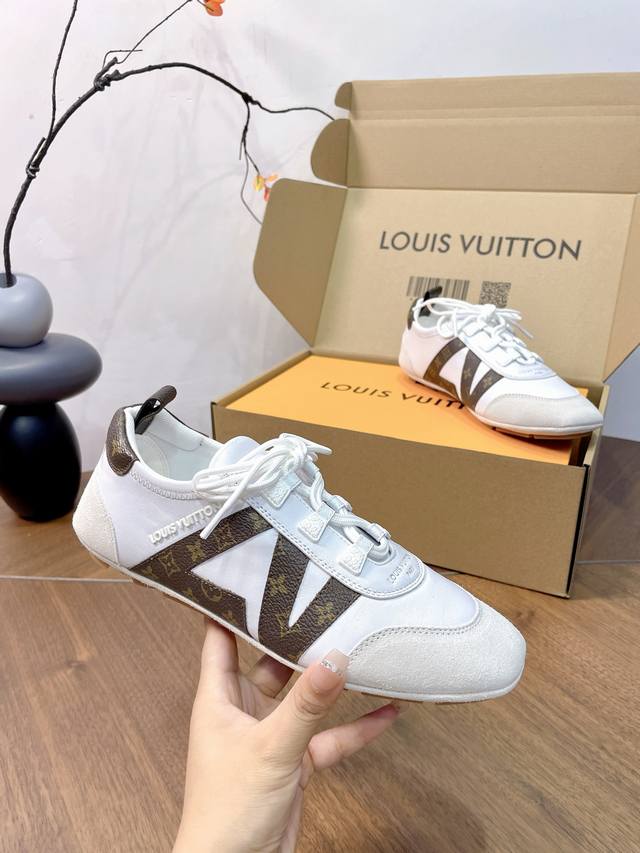 Lv Donkey Ballet Forrest Gump Shoes, a well-deserved new favorite in the fashion
