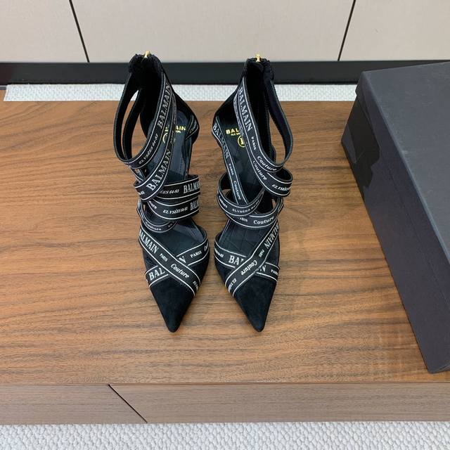 Bal*Ain webbing high heels. Incredibly chic and outstanding, with unparalleled s