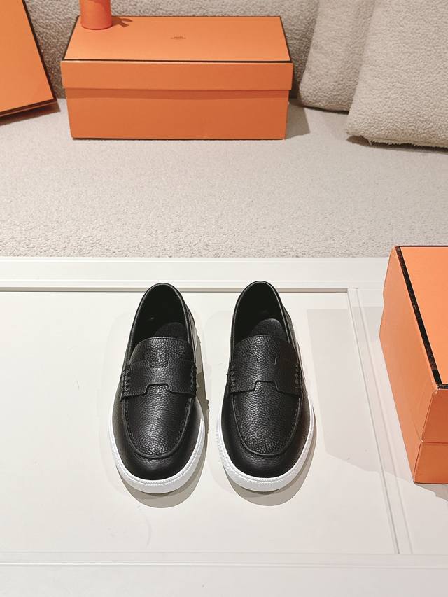 Hermes classic H loafers for men and women. Enduring casual and simple style. L