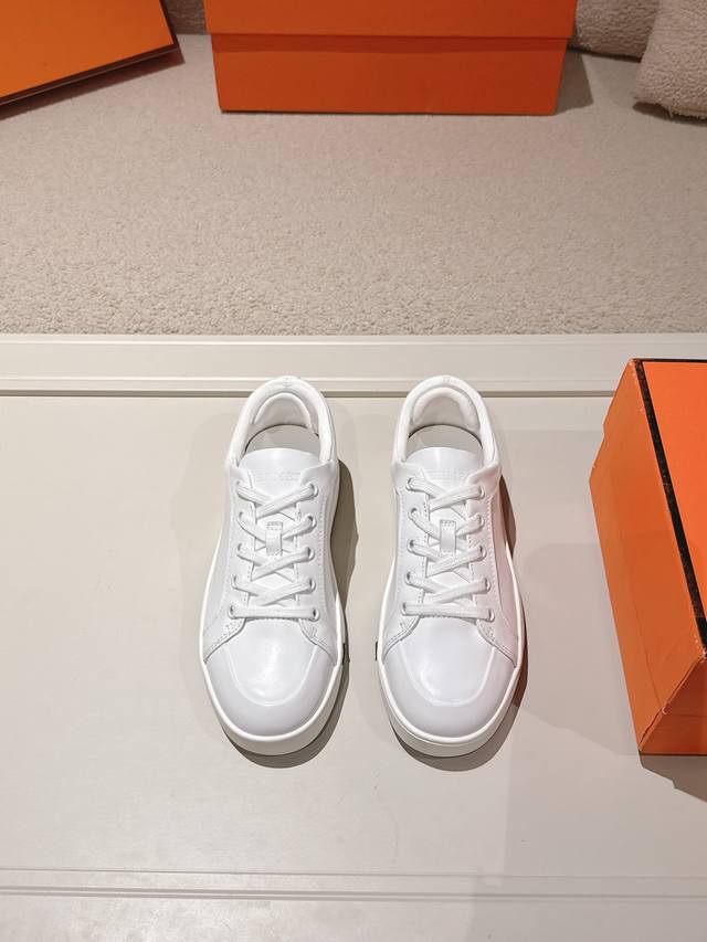 Hermes H-lace thick-soled sneakers for men and women are now available at the sa