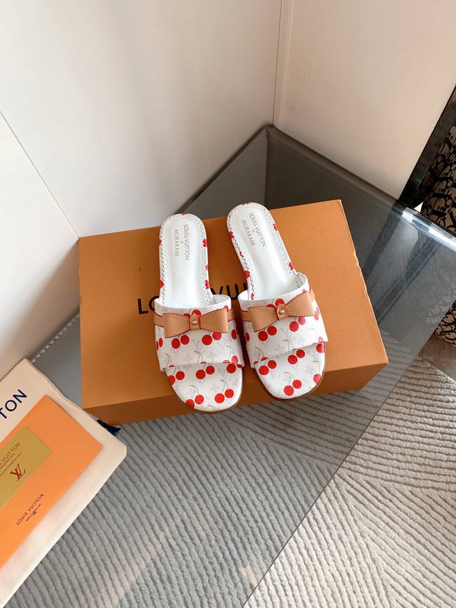 P Lv Ss25 New Arrival ~ L's 25 spring and summer single kitten heel slippers in