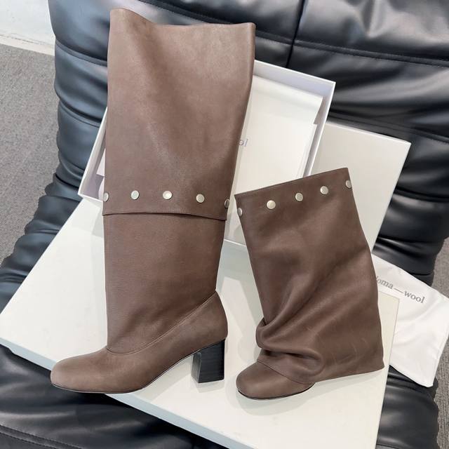 Paloma Wool's new, out-of-print, retro, beautiful heeled boots are so beautiful,