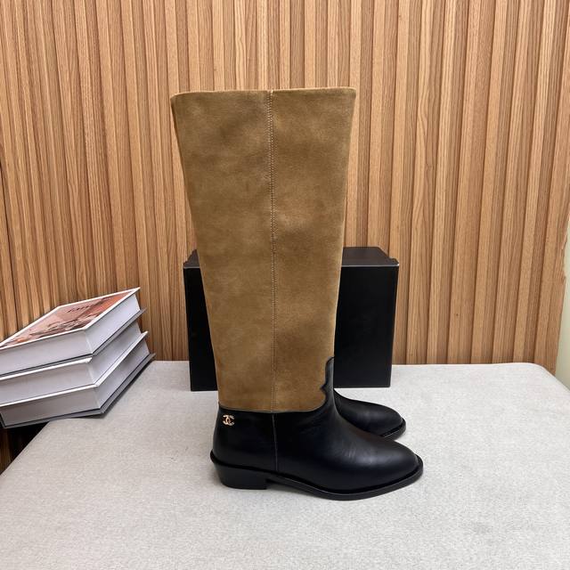 2025 Chanel pumps, a must-have for this fall and winter season! These Chanel aut