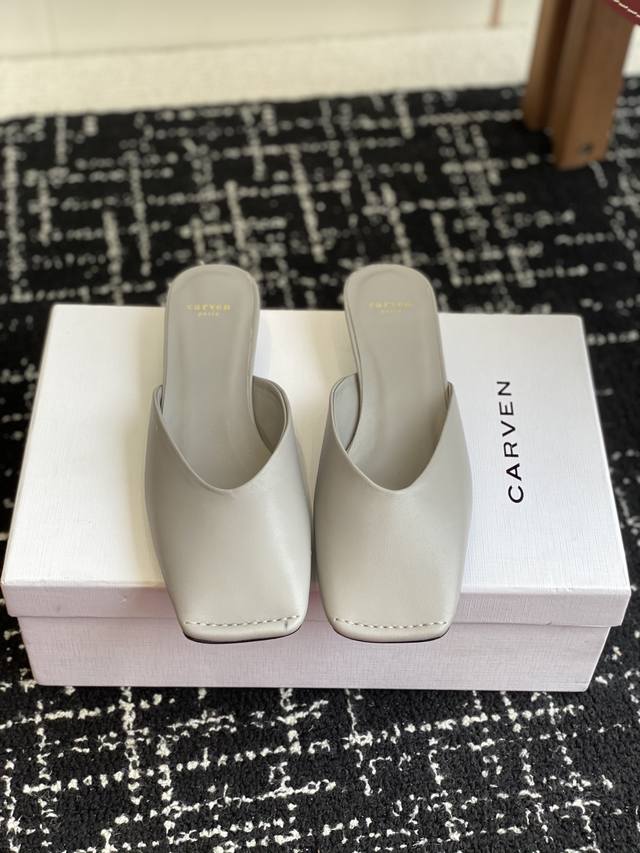 Car Ven 25Ss Spring/Summer new Mules are a real surprise this season. The minima