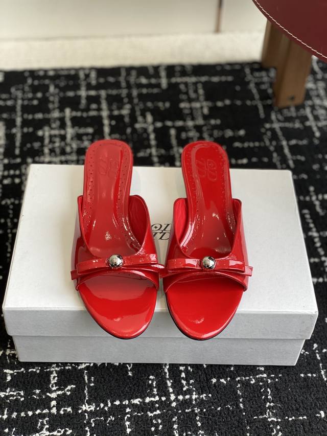 Odtd 25 Spring/Summer new kitten heel metal ball slippers. This year's hottest s
