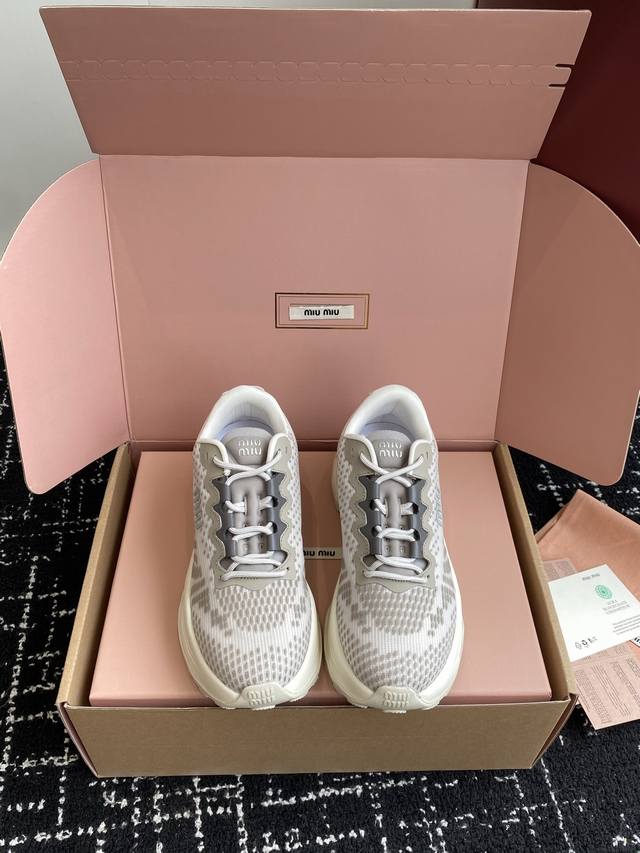 Shopping-level official website synchronized box packaging Miu Miu 25Ss latest A