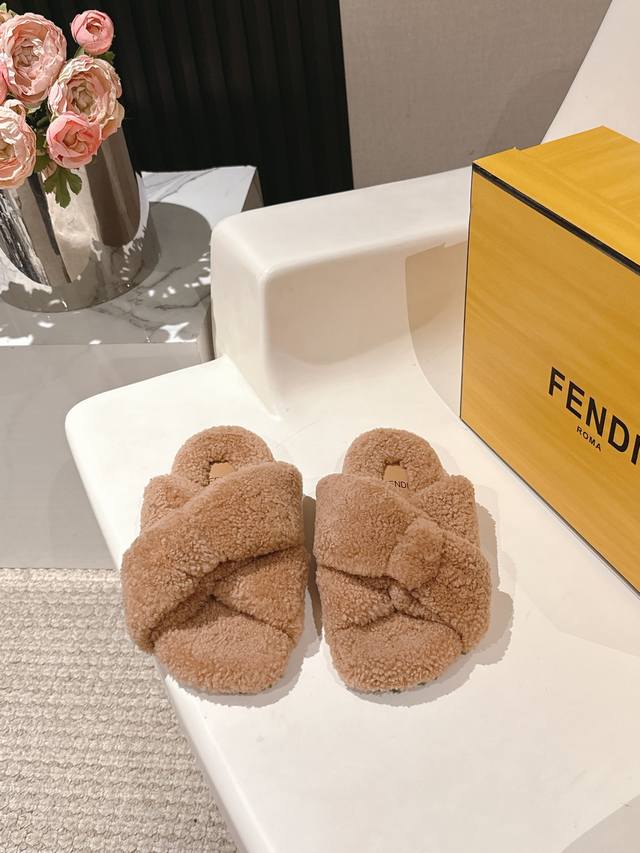 factory price P Fendi Fendi autumn and winter new cross wool slippers, furry and