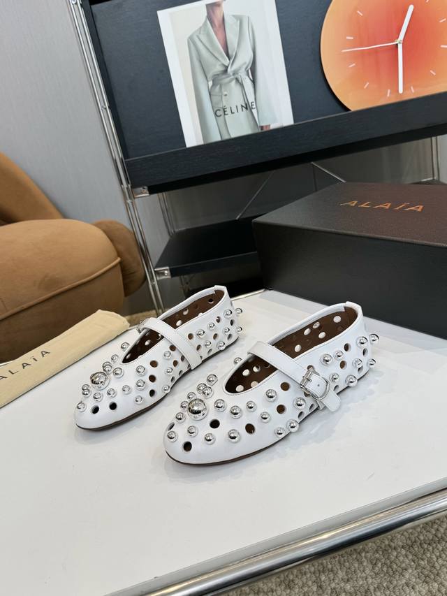 Alaia New Alaia French ballet flat shoes. The ballet flat shoes originally had a