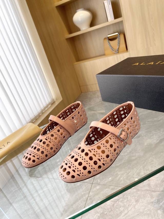 Alaia 24S new retro buckle Mary Jane ballet shoes, catwalk style flat ballet sho