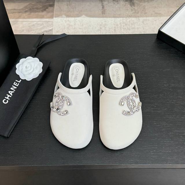 A semi-trailer 25 counter genuine version! ! Official catalog: Sizes: 35, 36, 37
