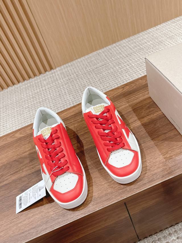 top version women's size only | The new couple's sneakers pursue "perfect imperf