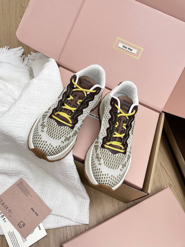 Couple's Miu Miu 25Ss new height-enhancing thick-soled casual sneakers are fashi