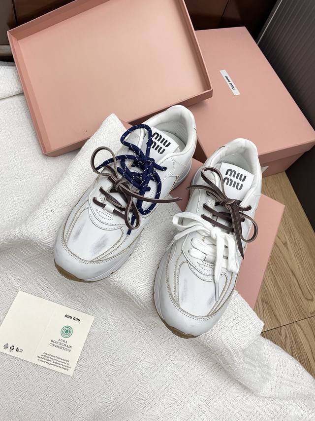 Miu Miu 25Ss, Miu Miu's new spring/summer dad shoes, are a popular choice for Am