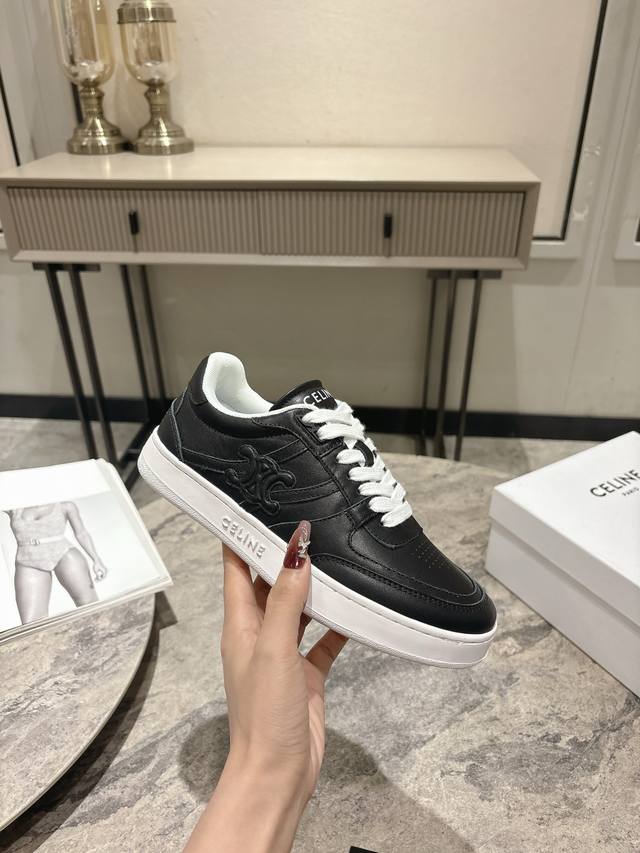 Celine Celine Runner sneakers with Celine logos on the tongue and heel. Flat loa