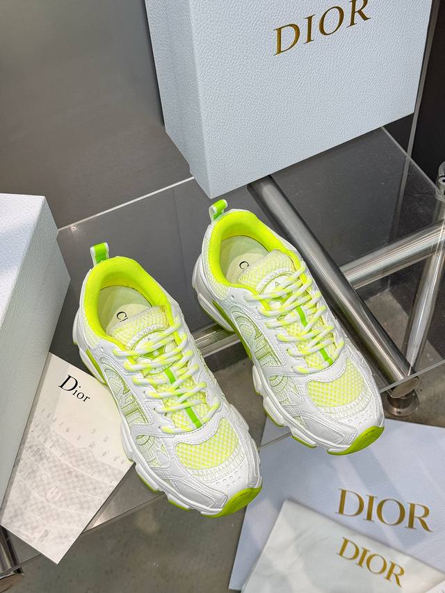 factory price Pp: the latest color matching Dior Dior spring and summer catwalk