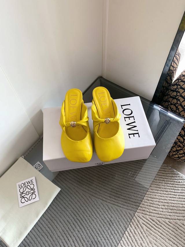 factory, top-quality Loewe 25Ss ultra-soft, fluffy, half-heeled shoes. This Pebb