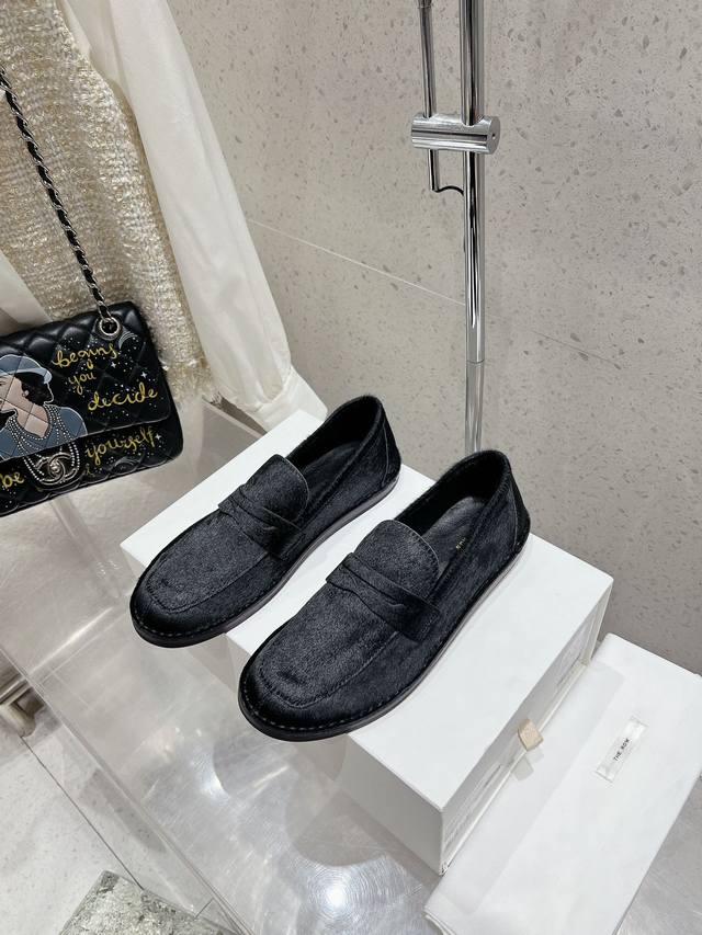 Therow summer new style simple and versatile loafers. Calfskin and horsehair fab