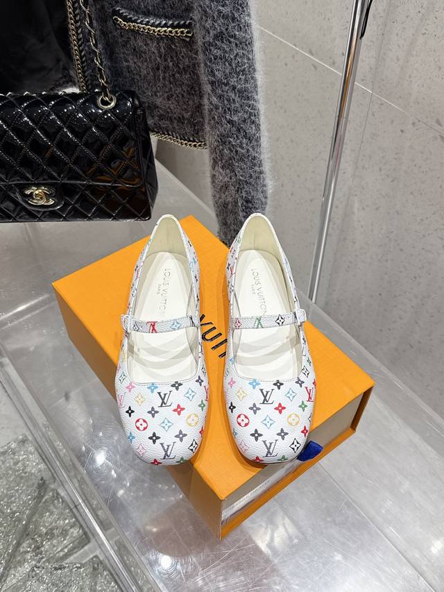 Top-of-the-line Louis Vuitton LV 25 Spring/Summer latest Mary Jane shoes are sim